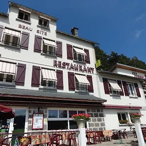 2* Hotel Logis Le Beau Site